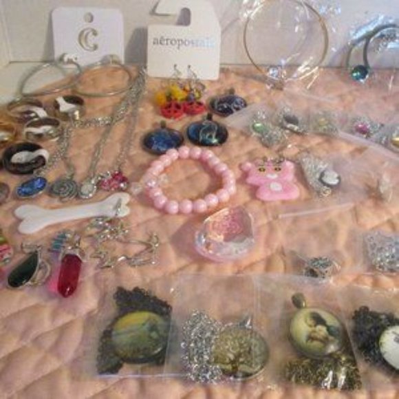 15 Jewelry plus 5? This & that 20 items you will receive A GREAT BUNDLE DEAL - Picture 16 of 16